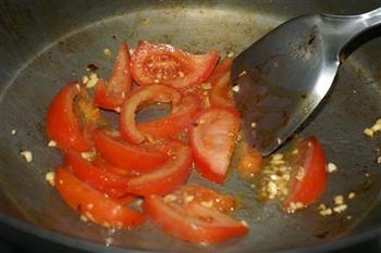 蕃茄鲜虾汤的做法步骤4