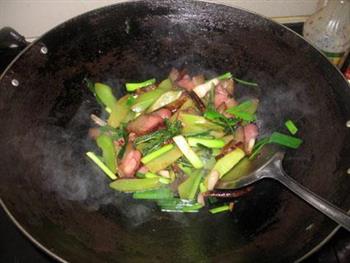 莴苣炒老腊肉的做法步骤9