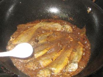 芝麻酱烧小黄鱼的做法步骤9