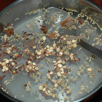 煮五香葵花籽的做法步骤2