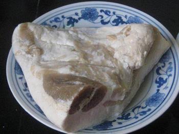 咸猪头肉炖黄豆的做法步骤2