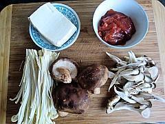 韩式蘑菇辣汤的做法图解1
