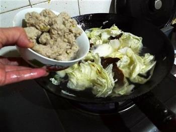 白菜豆腐丸子汤的做法步骤9