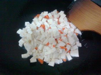 芹菜叶炒豆腐的做法步骤3