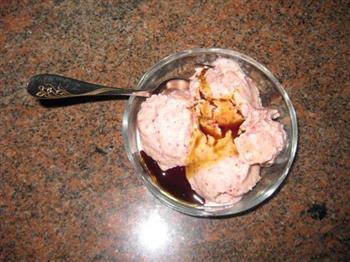草莓冰激凌的做法步骤4