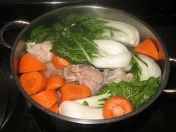 白菜煲猪大骨汤的做法步骤4