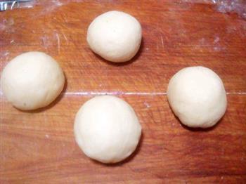 香甜核桃豆沙卷的做法步骤5