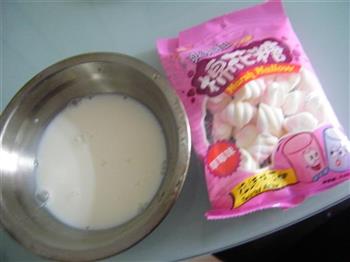 棉花糖奶昔的做法步骤1