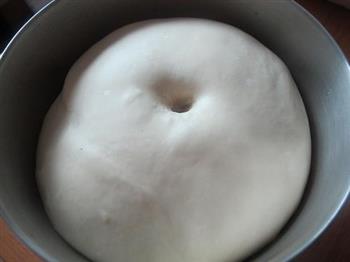 鲜奶QQ小面包的做法步骤5