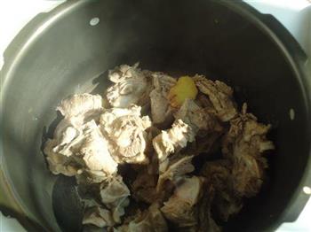 白萝卜羊肉汤的做法步骤3
