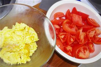 肖氏番茄炒蛋的做法步骤2