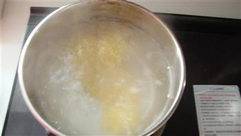 冰糖玉米粥的做法步骤2