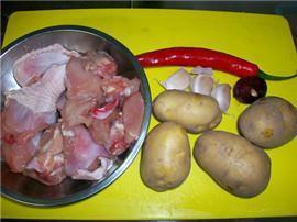 红烧土豆鸡块的做法步骤1