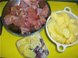 红烧土豆鸡块的做法步骤2