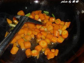 咖喱胡萝卜烧肉的做法步骤3