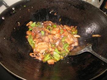 榨菜辣椒炒肉的做法步骤8