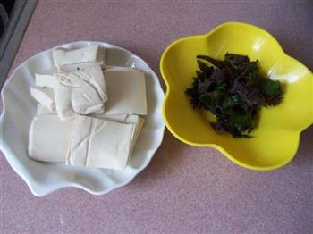 紫苏煎豆腐的做法图解2