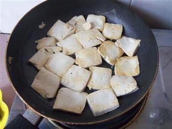 紫苏煎豆腐的做法步骤4