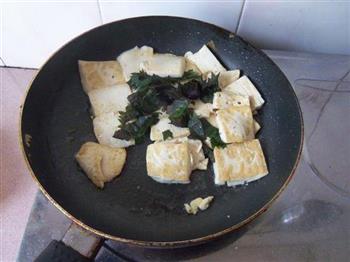 紫苏煎豆腐的做法步骤6