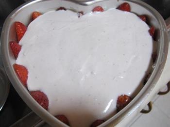 草莓酸奶慕斯蛋糕的做法图解8