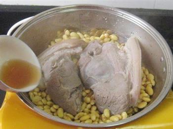 咸猪腿肉炖黄豆的做法图解8