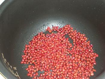 红豆花生汤的做法步骤2