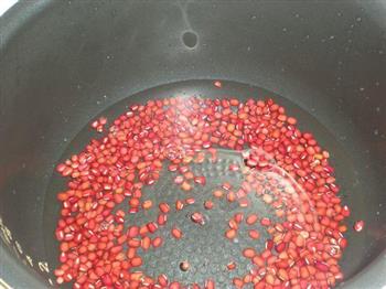 红豆花生汤的做法图解3
