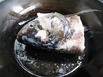 砂锅鱼头豆腐的做法步骤6