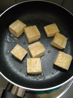 鲜蘑炖豆腐的做法步骤3