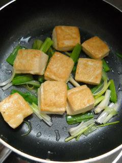鲜蘑炖豆腐的做法步骤6