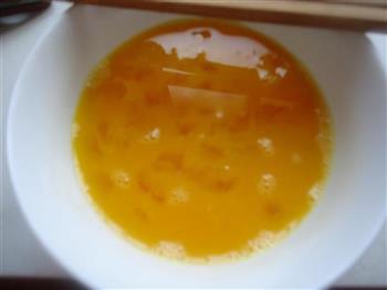 尖椒炒鸡蛋的做法步骤2