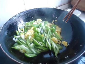 尖椒炒鸡蛋的做法步骤4