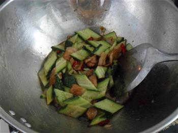 黄瓜炒肉片的做法步骤5