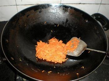 香肠胡萝卜蛋炒饭的做法步骤3