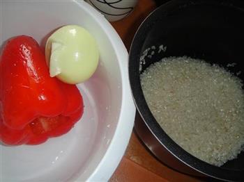 红椒圆葱焖饭的做法图解2