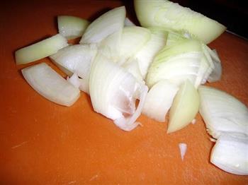 红椒圆葱焖饭的做法步骤3