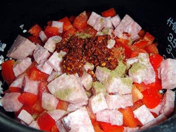 红椒圆葱焖饭的做法步骤6