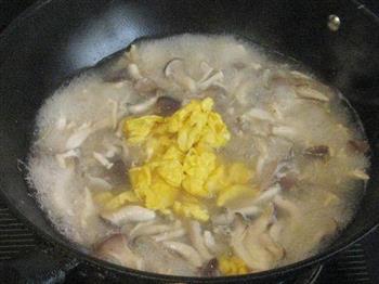 鸡丝秀珍菇蛋汤的做法步骤8