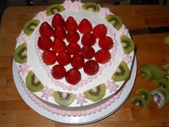 草莓生日蛋糕的做法步骤7