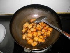 红烧肉炖土豆的做法图解6