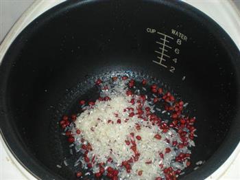 红豆小米粥的做法步骤3