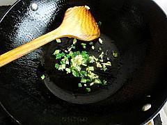 蚝油莴笋炒鸡腿菇的做法图解5