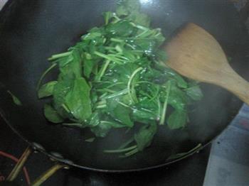 清炒菠菜的做法步骤3