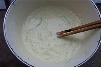 蛋香青瓜饼的做法步骤3