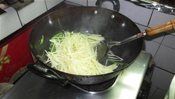 青椒酸辣土豆丝的做法步骤9