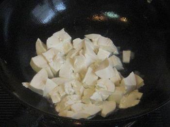 茄汁豆腐秀珍菇煲的做法图解3