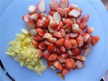 菠萝味草莓酱的做法图解2