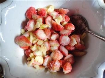 菠萝味草莓酱的做法步骤3