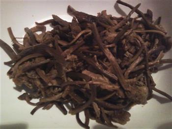 腊肉炒茶树菇的做法步骤3