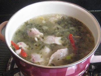 酸菜青鱼片汤的做法步骤8